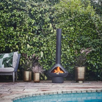 Outdoor Fornax Fireplace in Matt Black