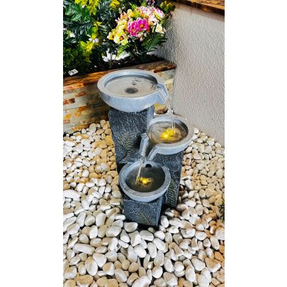 Simple Breeze Birdbath Contemporary Water Feature