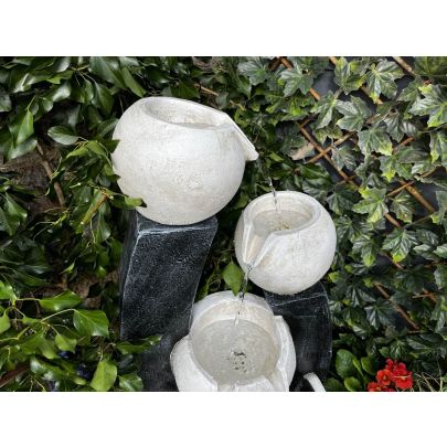 Grand Companion Contemporary Water Feature