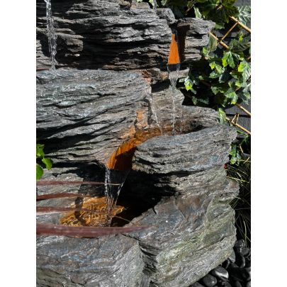 Hinokias Rock Effect Water Feature